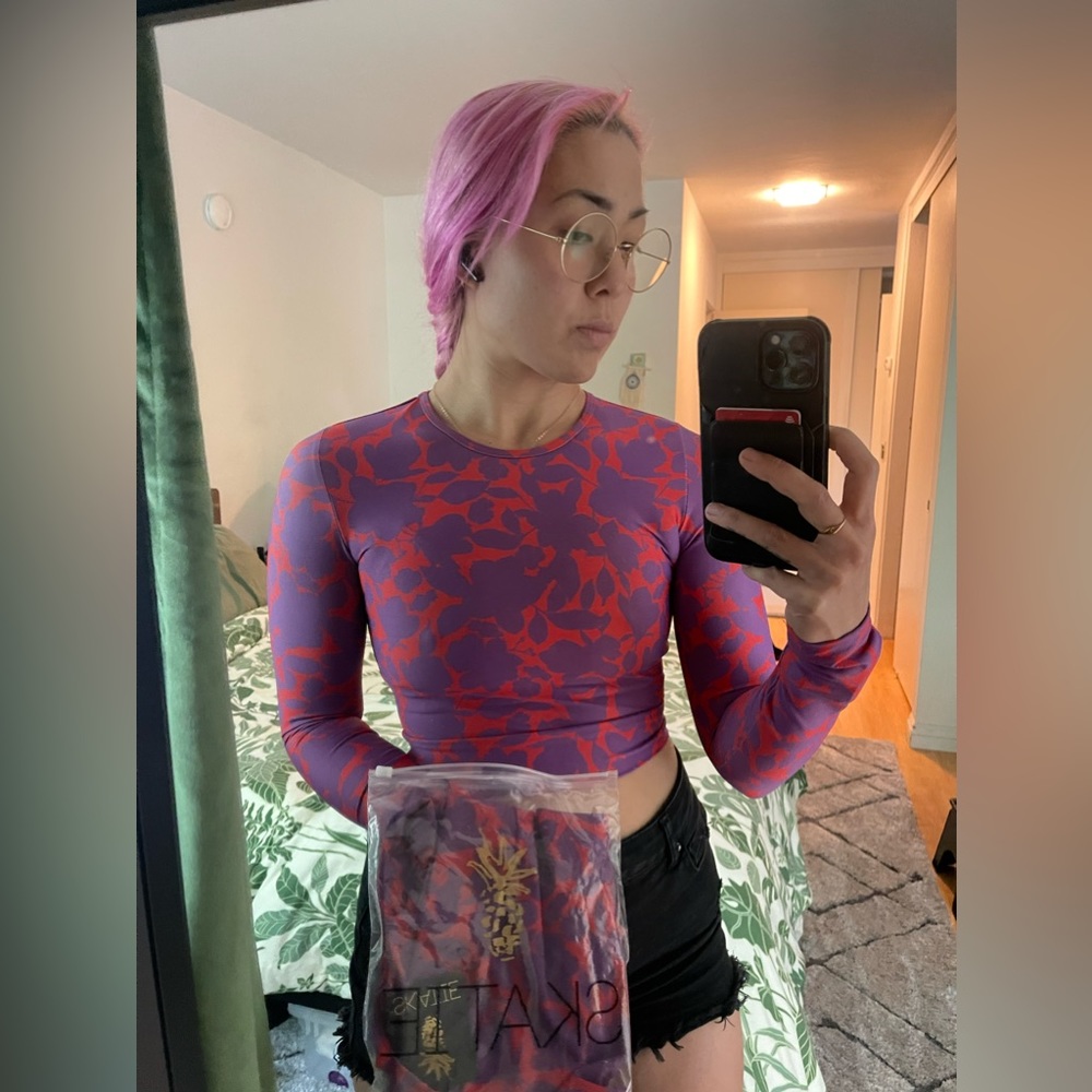 Skatie cropped long sleeve rashguard